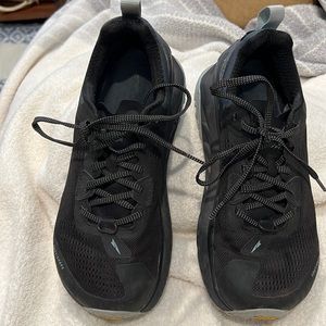 Altra Olympus 4 trail show. Black. Size 9